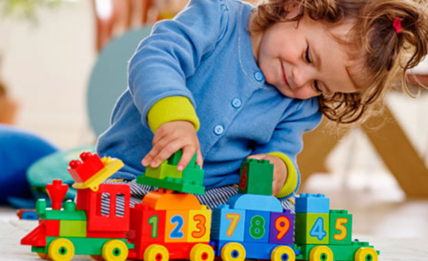 Giocare con i mattoncini: idee regalo per bambini 0-3 anni